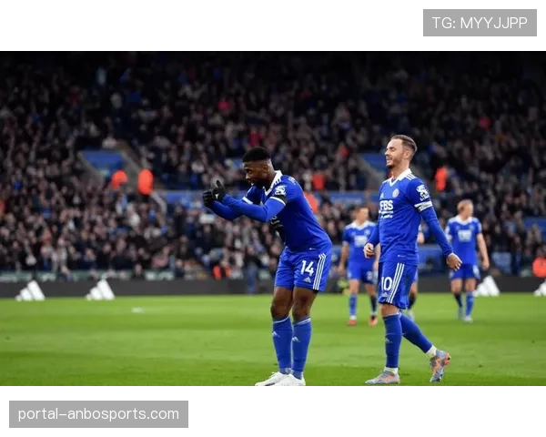 伯恩利主场球迷高歌助威，激励球队战平热刺