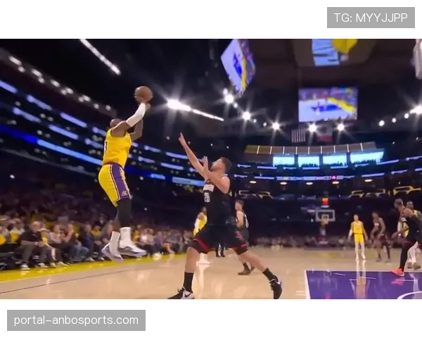 火箭与湖人系列赛G1落幕，湖人艰难拿下开门红